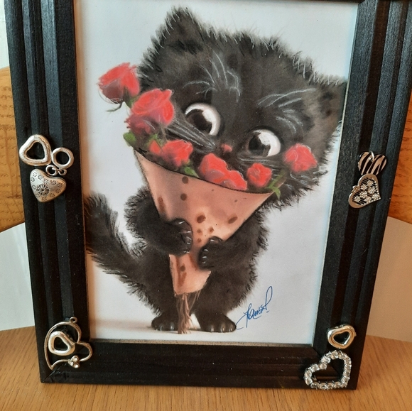 CLEARANCE SALE 50 % FRAMED HAND DRAWING CUTIE CAT WITH RED ROSES AND HEARTS - Picture 5 of 6